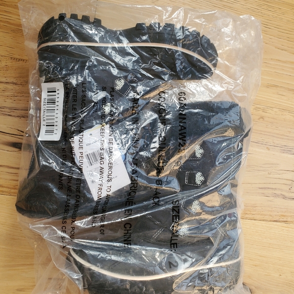 Nwt size 2 Thinsulate winter boots - Picture 4 of 10